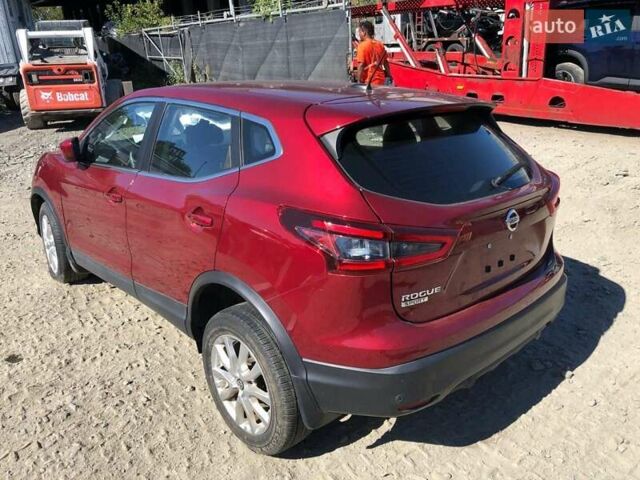 Красный Ниссан Rogue Sport, объемом двигателя 2 л и пробегом 31 тыс. км за 12300 $, фото 7 на Automoto.ua