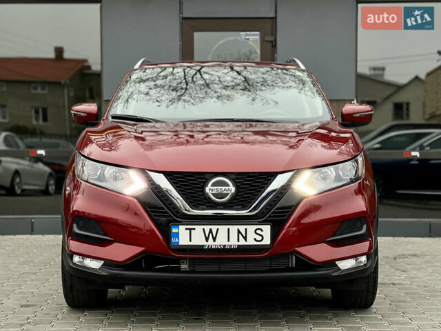 Красный Ниссан Rogue Sport, объемом двигателя 2 л и пробегом 45 тыс. км за 18900 $, фото 1 на Automoto.ua