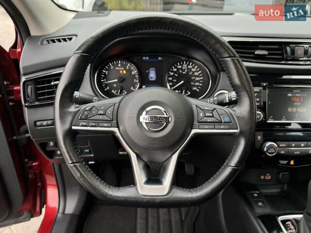 Красный Ниссан Rogue Sport, объемом двигателя 2 л и пробегом 45 тыс. км за 18900 $, фото 28 на Automoto.ua