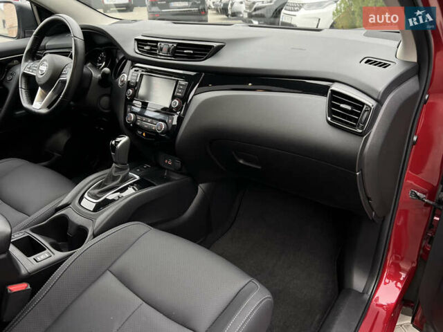 Красный Ниссан Rogue Sport, объемом двигателя 2 л и пробегом 45 тыс. км за 18900 $, фото 27 на Automoto.ua