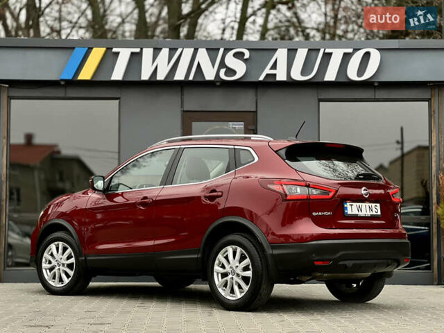 Красный Ниссан Rogue Sport, объемом двигателя 2 л и пробегом 45 тыс. км за 18900 $, фото 23 на Automoto.ua