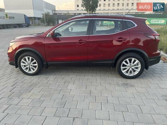 Красный Ниссан Rogue Sport, объемом двигателя 2 л и пробегом 59 тыс. км за 17700 $, фото 4 на Automoto.ua