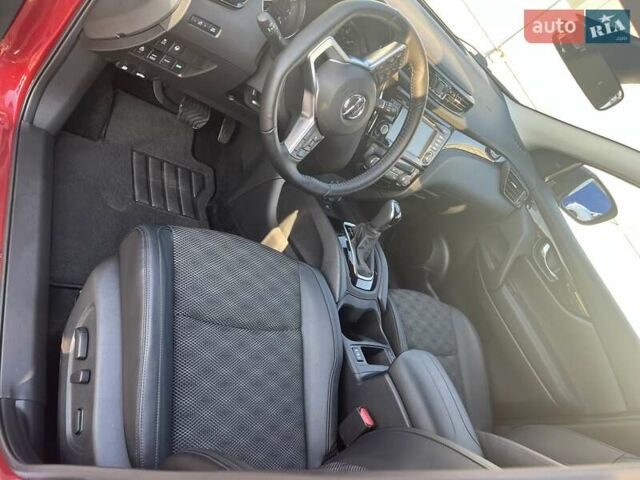 Красный Ниссан Rogue Sport, объемом двигателя 2 л и пробегом 59 тыс. км за 17700 $, фото 9 на Automoto.ua