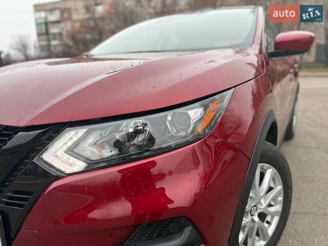 Червоний Ніссан Rogue Sport, об'ємом двигуна 2 л та пробігом 82 тис. км за 16500 $, фото 2 на Automoto.ua