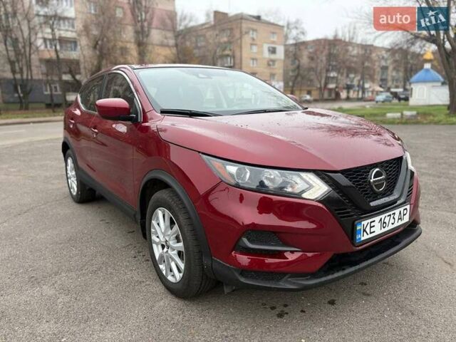 Червоний Ніссан Rogue Sport, об'ємом двигуна 2 л та пробігом 82 тис. км за 16500 $, фото 5 на Automoto.ua