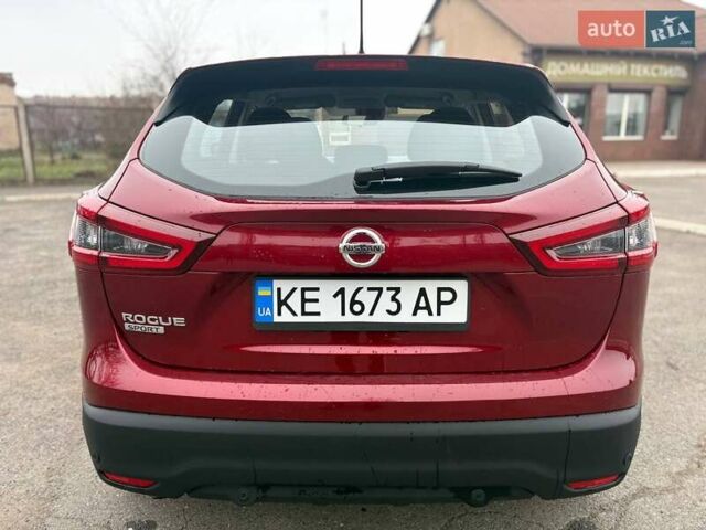 Червоний Ніссан Rogue Sport, об'ємом двигуна 2 л та пробігом 82 тис. км за 16500 $, фото 11 на Automoto.ua
