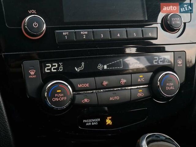 Сірий Ніссан Rogue Sport, об'ємом двигуна 2 л та пробігом 111 тис. км за 13490 $, фото 58 на Automoto.ua