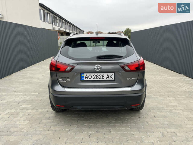 Сірий Ніссан Rogue Sport, об'ємом двигуна 2 л та пробігом 162 тис. км за 15200 $, фото 4 на Automoto.ua