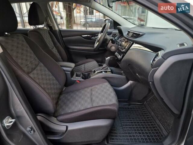 Сірий Ніссан Rogue Sport, об'ємом двигуна 2 л та пробігом 111 тис. км за 13490 $, фото 48 на Automoto.ua