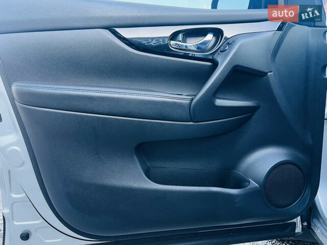 Серый Ниссан Rogue Sport, объемом двигателя 2 л и пробегом 103 тыс. км за 14200 $, фото 10 на Automoto.ua