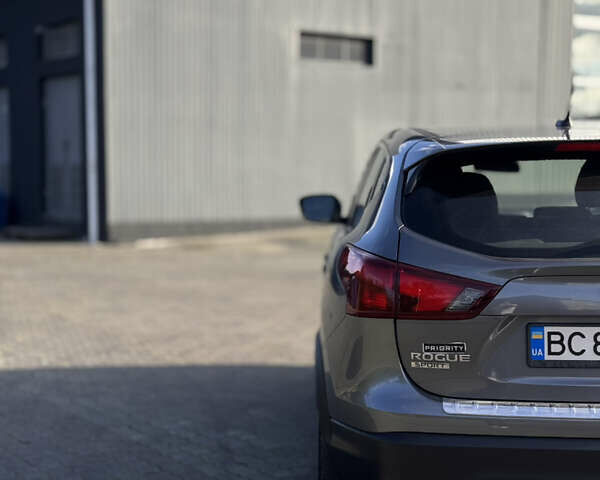 Серый Ниссан Rogue Sport, объемом двигателя 2 л и пробегом 214 тыс. км за 12000 $, фото 9 на Automoto.ua
