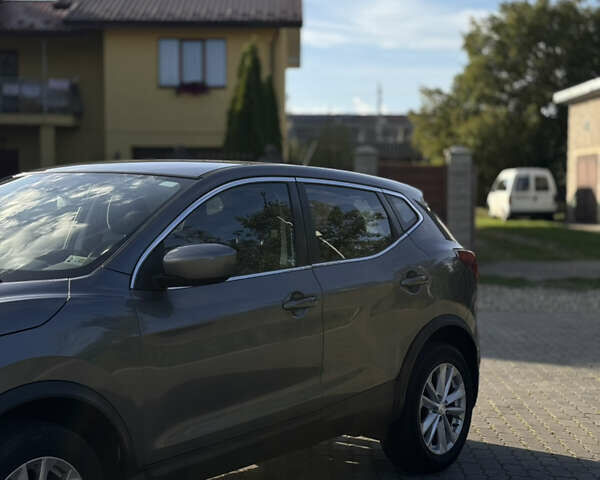 Серый Ниссан Rogue Sport, объемом двигателя 2 л и пробегом 214 тыс. км за 12000 $, фото 13 на Automoto.ua