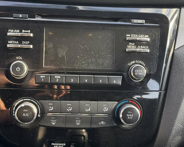 Серый Ниссан Rogue Sport, объемом двигателя 2 л и пробегом 214 тыс. км за 12000 $, фото 29 на Automoto.ua