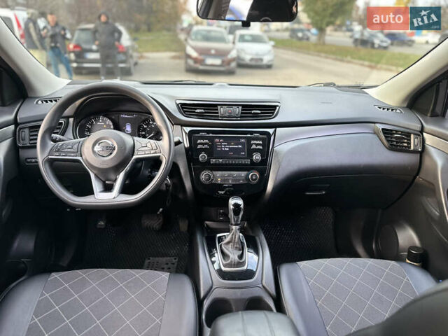 Серый Ниссан Rogue Sport, объемом двигателя 2 л и пробегом 65 тыс. км за 13000 $, фото 6 на Automoto.ua