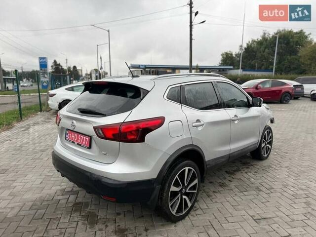 Серый Ниссан Rogue Sport, объемом двигателя 2 л и пробегом 156 тыс. км за 9500 $, фото 5 на Automoto.ua