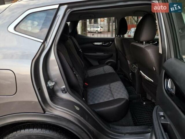 Сірий Ніссан Rogue Sport, об'ємом двигуна 2 л та пробігом 111 тис. км за 13490 $, фото 54 на Automoto.ua
