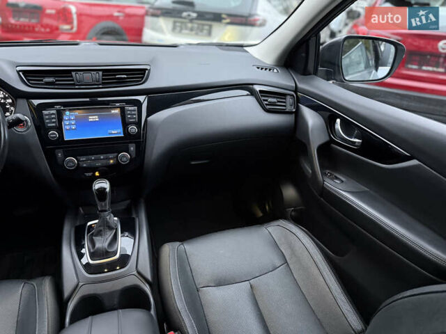 Сірий Ніссан Rogue Sport, об'ємом двигуна 2 л та пробігом 60 тис. км за 17500 $, фото 49 на Automoto.ua