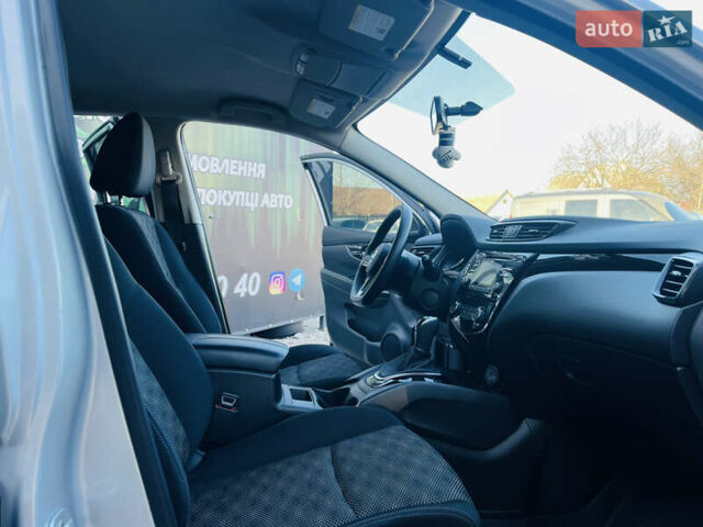 Серый Ниссан Rogue Sport, объемом двигателя 2 л и пробегом 103 тыс. км за 14200 $, фото 18 на Automoto.ua