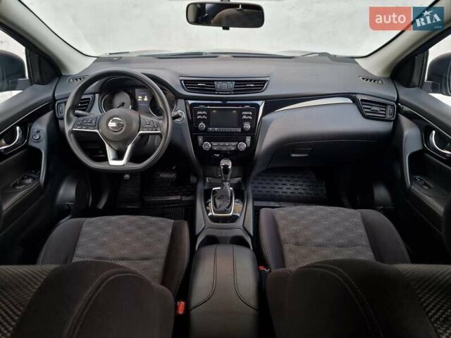 Сірий Ніссан Rogue Sport, об'ємом двигуна 2 л та пробігом 111 тис. км за 13490 $, фото 56 на Automoto.ua