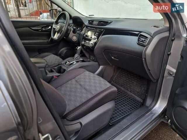 Сірий Ніссан Rogue Sport, об'ємом двигуна 2 л та пробігом 111 тис. км за 13490 $, фото 47 на Automoto.ua