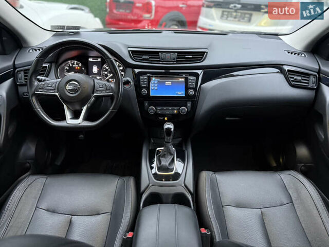 Сірий Ніссан Rogue Sport, об'ємом двигуна 2 л та пробігом 60 тис. км за 17500 $, фото 45 на Automoto.ua