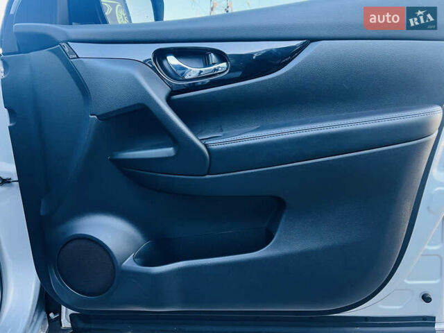 Серый Ниссан Rogue Sport, объемом двигателя 2 л и пробегом 103 тыс. км за 14200 $, фото 20 на Automoto.ua