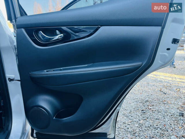 Серый Ниссан Rogue Sport, объемом двигателя 2 л и пробегом 103 тыс. км за 14200 $, фото 17 на Automoto.ua