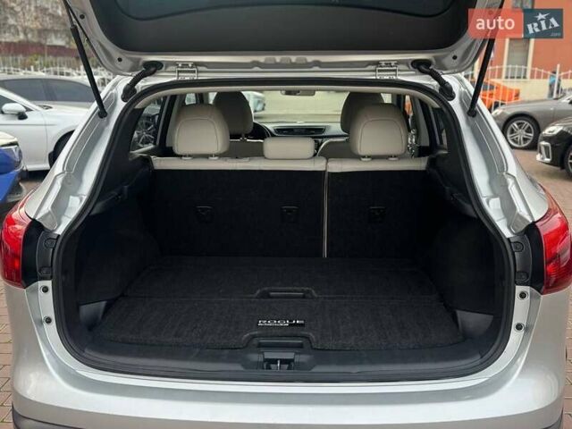 Серый Ниссан Rogue Sport, объемом двигателя 2 л и пробегом 83 тыс. км за 14500 $, фото 9 на Automoto.ua