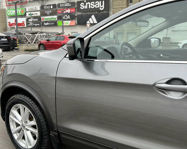 Сірий Ніссан Rogue Sport, об'ємом двигуна 2 л та пробігом 152 тис. км за 14900 $, фото 20 на Automoto.ua