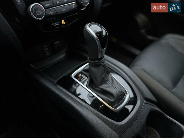 Сірий Ніссан Rogue Sport, об'ємом двигуна 2 л та пробігом 60 тис. км за 17500 $, фото 61 на Automoto.ua