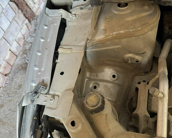 Серый Ниссан Rogue Sport, объемом двигателя 2 л и пробегом 63 тыс. км за 8000 $, фото 16 на Automoto.ua