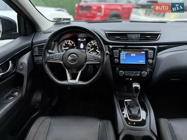 Сірий Ніссан Rogue Sport, об'ємом двигуна 2 л та пробігом 60 тис. км за 17500 $, фото 46 на Automoto.ua