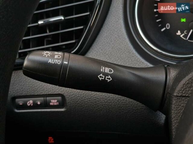 Сірий Ніссан Rogue Sport, об'ємом двигуна 2 л та пробігом 111 тис. км за 13490 $, фото 61 на Automoto.ua