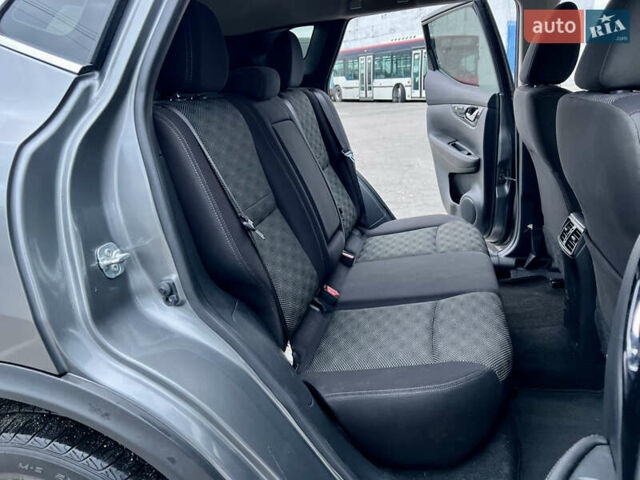 Серый Ниссан Rogue Sport, объемом двигателя 2 л и пробегом 193 тыс. км за 13000 $, фото 15 на Automoto.ua
