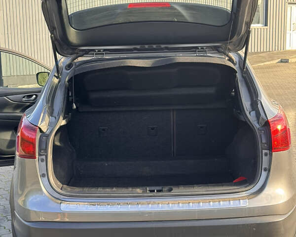 Серый Ниссан Rogue Sport, объемом двигателя 2 л и пробегом 214 тыс. км за 12000 $, фото 37 на Automoto.ua