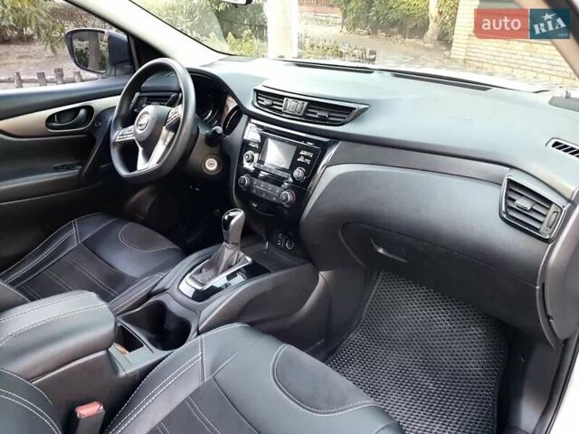 Серый Ниссан Rogue Sport, объемом двигателя 2 л и пробегом 129 тыс. км за 14500 $, фото 11 на Automoto.ua