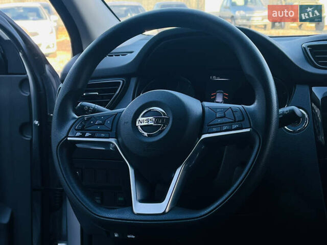 Серый Ниссан Rogue Sport, объемом двигателя 2 л и пробегом 103 тыс. км за 14200 $, фото 14 на Automoto.ua