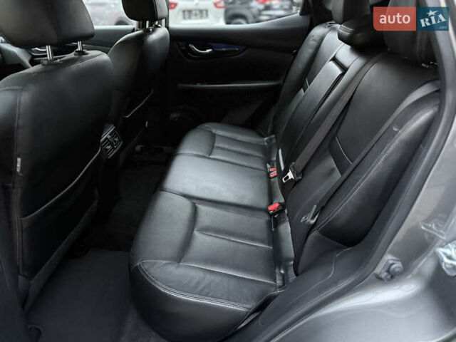 Сірий Ніссан Rogue Sport, об'ємом двигуна 2 л та пробігом 60 тис. км за 17500 $, фото 40 на Automoto.ua