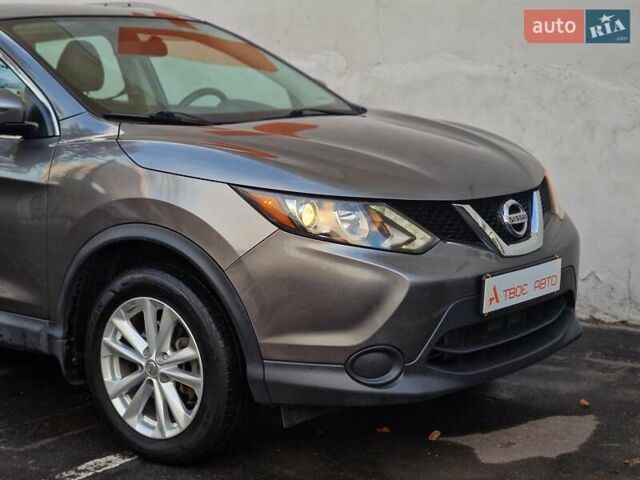 Сірий Ніссан Rogue Sport, об'ємом двигуна 2 л та пробігом 111 тис. км за 13490 $, фото 20 на Automoto.ua
