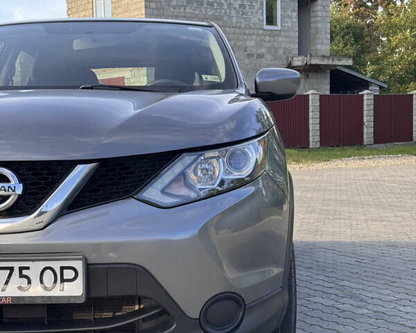 Серый Ниссан Rogue Sport, объемом двигателя 2 л и пробегом 214 тыс. км за 12000 $, фото 19 на Automoto.ua