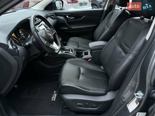 Сірий Ніссан Rogue Sport, об'ємом двигуна 2 л та пробігом 60 тис. км за 17500 $, фото 39 на Automoto.ua