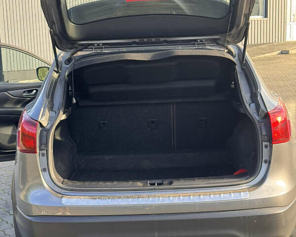 Серый Ниссан Rogue Sport, объемом двигателя 2 л и пробегом 214 тыс. км за 12000 $, фото 36 на Automoto.ua