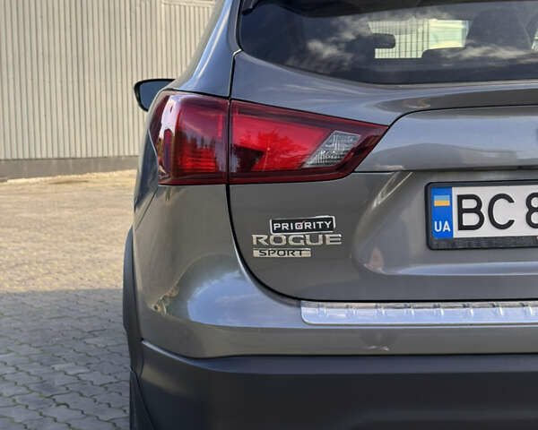Серый Ниссан Rogue Sport, объемом двигателя 2 л и пробегом 214 тыс. км за 12000 $, фото 22 на Automoto.ua