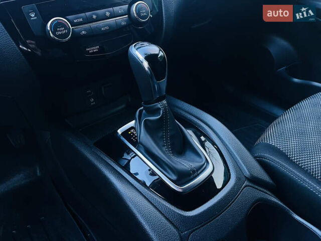 Серый Ниссан Rogue Sport, объемом двигателя 2 л и пробегом 103 тыс. км за 14200 $, фото 24 на Automoto.ua