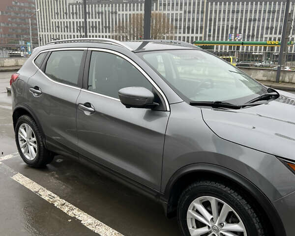Сірий Ніссан Rogue Sport, об'ємом двигуна 2 л та пробігом 152 тис. км за 14900 $, фото 6 на Automoto.ua