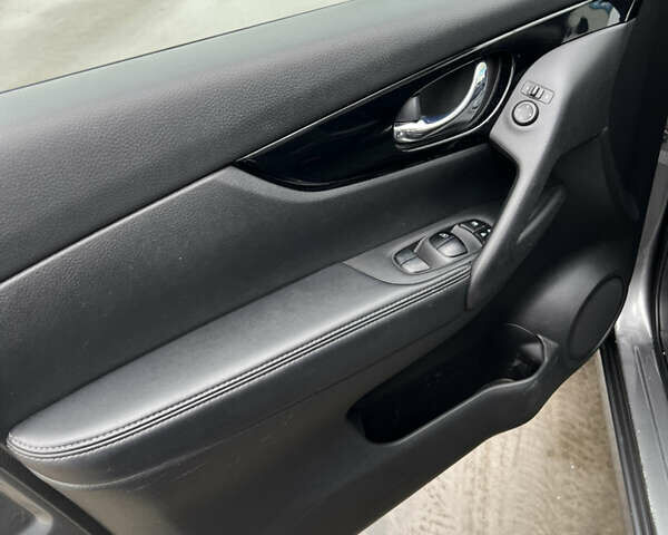 Сірий Ніссан Rogue Sport, об'ємом двигуна 2 л та пробігом 152 тис. км за 14900 $, фото 27 на Automoto.ua