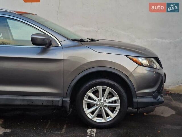 Сірий Ніссан Rogue Sport, об'ємом двигуна 2 л та пробігом 111 тис. км за 13490 $, фото 19 на Automoto.ua