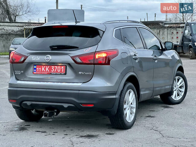 Серый Ниссан Rogue Sport, объемом двигателя 2 л и пробегом 193 тыс. км за 13000 $, фото 2 на Automoto.ua
