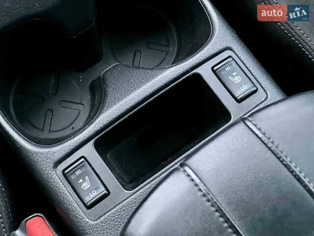 Серый Ниссан Rogue Sport, объемом двигателя 2 л и пробегом 193 тыс. км за 13000 $, фото 13 на Automoto.ua