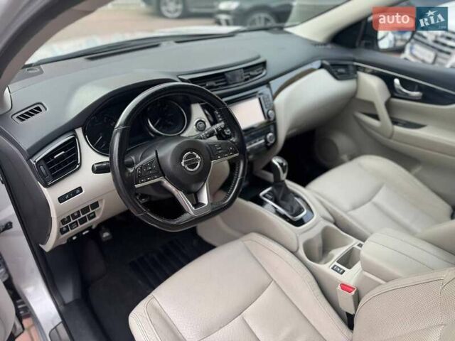 Серый Ниссан Rogue Sport, объемом двигателя 2 л и пробегом 83 тыс. км за 14500 $, фото 16 на Automoto.ua